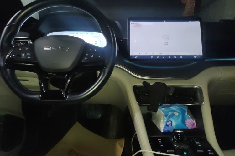 Used BYD Song PLUS New Energy 2023 Champion Edition EV 520KM Prestige Model Center Console