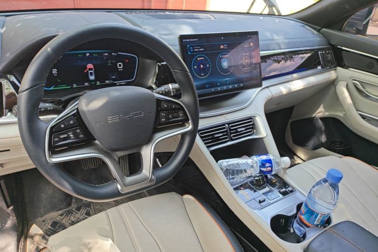 Used BYD Song PLUS New Energy 2023 Champion Edition DM-i 150KM Flagship PLUS Center Console