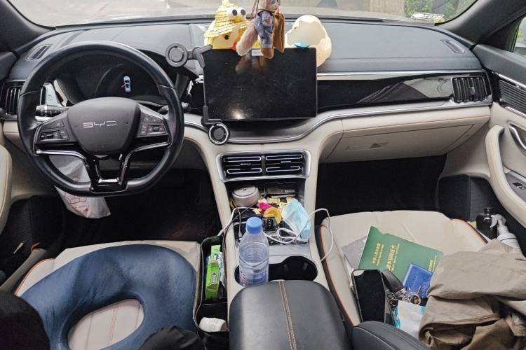 Used BYD Song PLUS New Energy 2023 Champion Edition EV 520KM Luxury Model Center Console