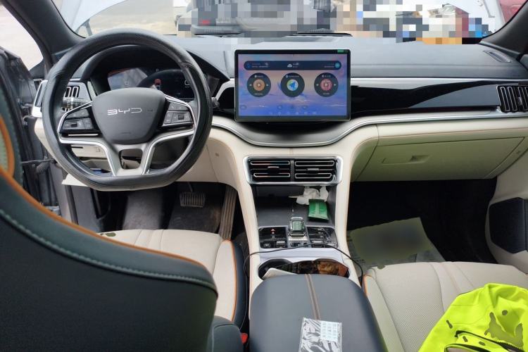 Used BYD Song PLUS New Energy 2023 Champion Edition DM-i 110KM Flagship PLUS Center Console