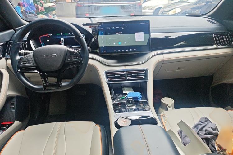 Used BYD Song PLUS New Energy 2023 Champion Edition EV 520KM Prestige Model Center Console