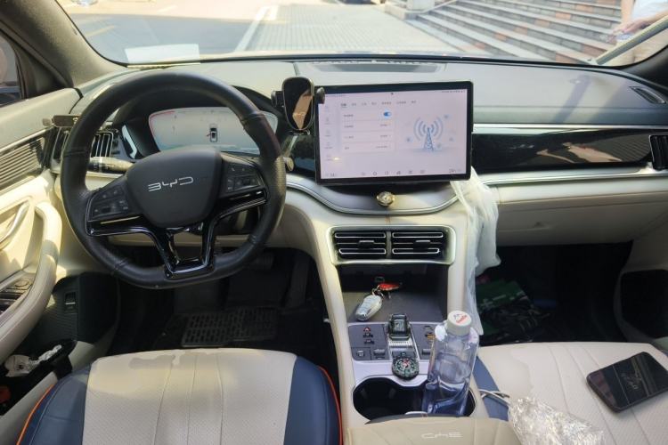 Used BYD Song PLUS New Energy 2023 Champion Edition DM-i 110KM Flagship Model Center Console
