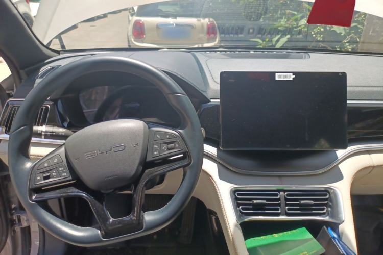 Used BYD Song PLUS New Energy 2023 Champion Edition DM-i 110KM Flagship Model Center Console