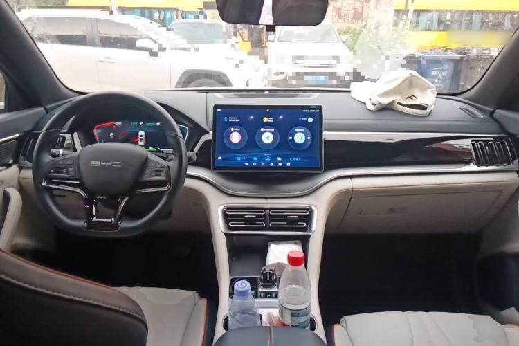 Used BYD Song PLUS New Energy 2023 Champion Edition EV 520KM Prestige Model Center Console