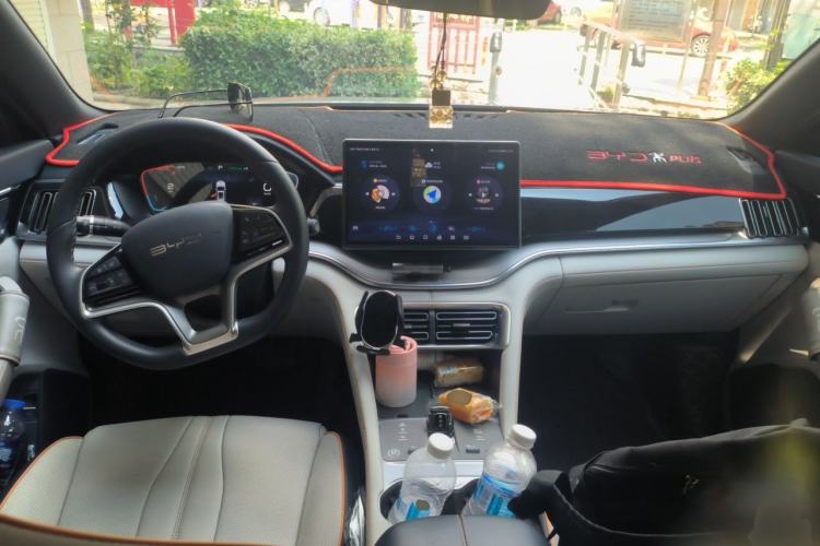Used BYD Song PLUS New Energy 2023 Champion Edition DM-i 110KM Flagship PLUS Center Console