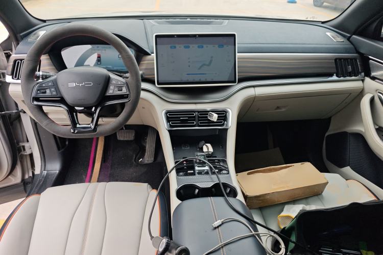 Used BYD Song PLUS New Energy 2023 Champion Edition EV 520KM Prestige Model Center Console