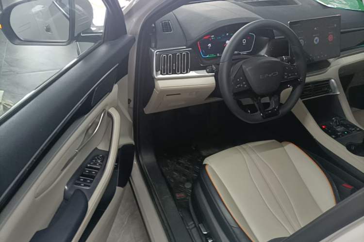 Used BYD Song PLUS New Energy 2023 Champion Edition DM-i 110KM Flagship Model Driver Seat