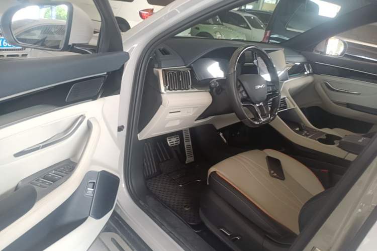 Used BYD Song PLUS New Energy 2023 Champion Edition DM-i 110KM Flagship Model Driver Seat