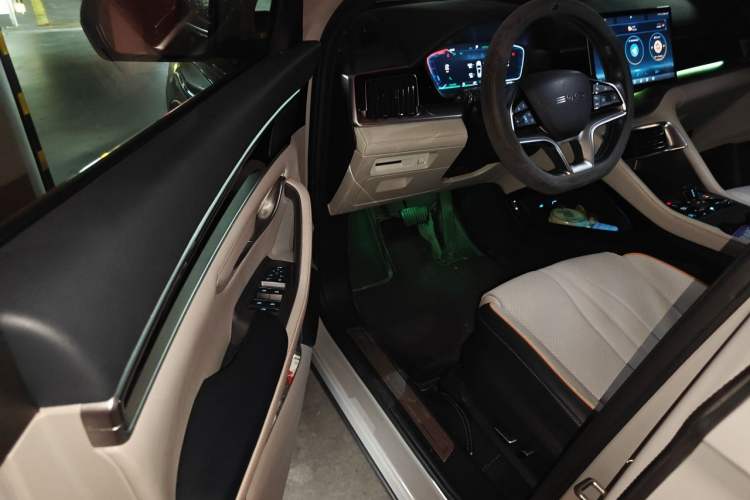 Used BYD Song PLUS New Energy 2023 Champion Edition DM-i 150KM Flagship PLUS Driver Seat