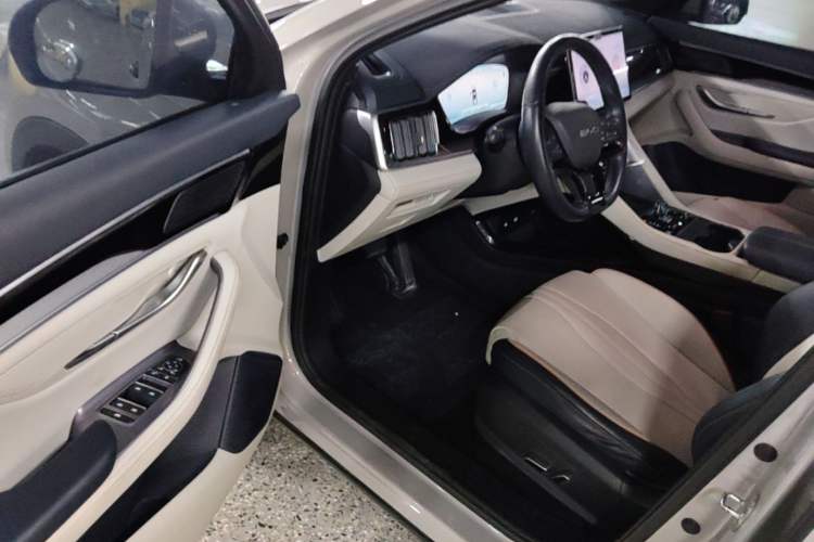 Used BYD Song PLUS New Energy 2023 Champion Edition EV 520KM Luxury Model Driver Seat