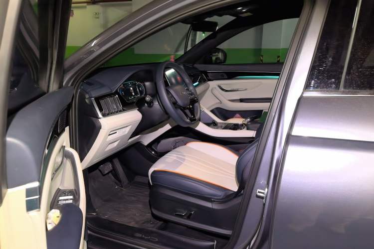 Used BYD Song PLUS New Energy 2023 Champion Edition DM-i 110KM Flagship Model Driver Seat