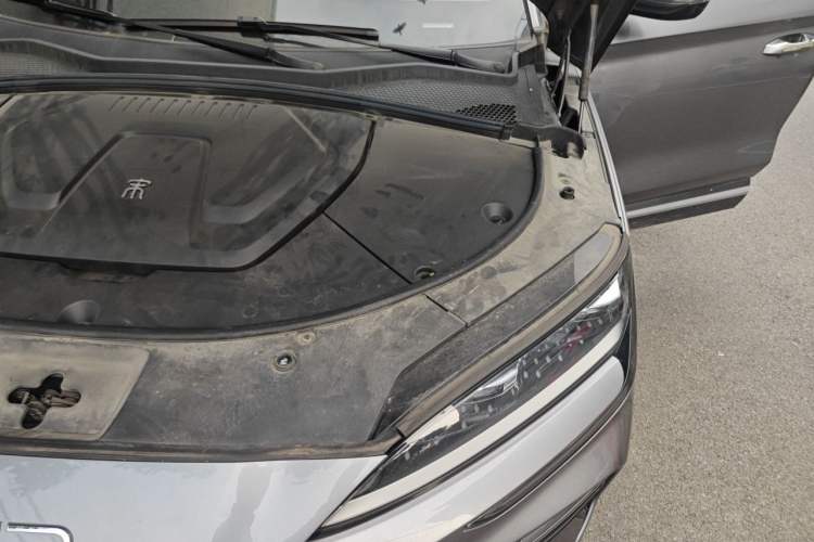 Used BYD Song PLUS New Energy 2023 Champion Edition EV 520KM Luxury Model Engine Bay Left