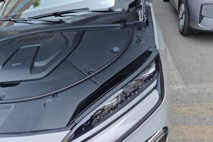 Used BYD Song PLUS New Energy 2023 Champion Edition DM-i 150KM Flagship PLUS 5G Engine Bay Left