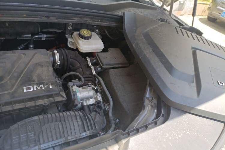 Used BYD Song PLUS New Energy 2023 Champion Edition DM-i 110KM Flagship Model Engine Bay Left