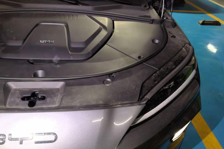 Used BYD Song PLUS New Energy 2023 Champion Edition DM-i 110KM Flagship Model Engine Bay Left