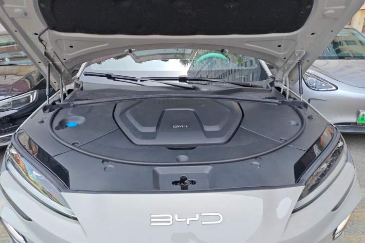 Used BYD Song PLUS New Energy 2023 Champion Edition DM-i 150KM Flagship PLUS 5G Engine Bay