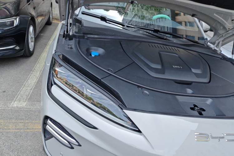 Used BYD Song PLUS New Energy 2023 Champion Edition DM-i 150KM Flagship PLUS 5G Engine Bay Right