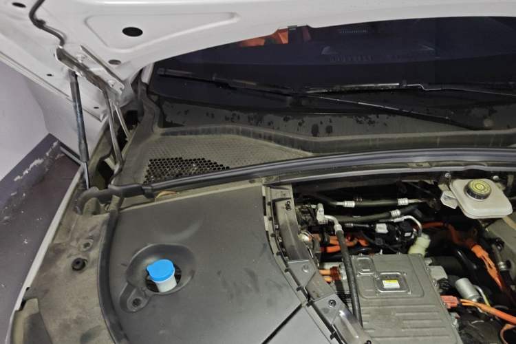 Used BYD Song PLUS New Energy 2023 Champion Edition EV 520KM Luxury Model Engine Bay Right