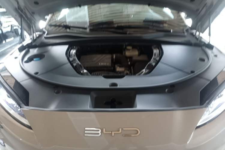 Used BYD Song PLUS New Energy 2023 Champion Edition DM-i 110KM Flagship Model Engine Bay