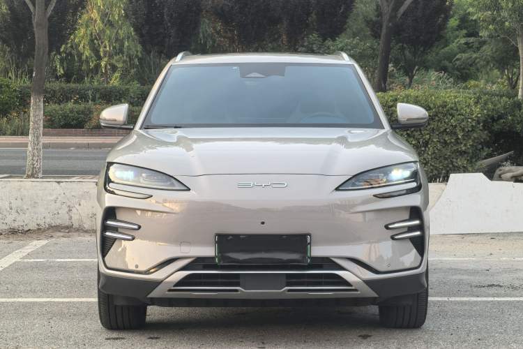 Used BYD Song PLUS New Energy 2023 Champion Edition EV 520KM Flagship Model Exterior 1