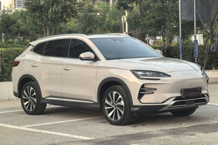 Used BYD Song PLUS New Energy 2023 Champion Edition EV 520KM Flagship Model Exterior 2