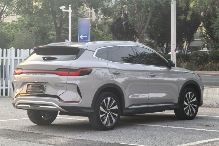 Used BYD Song PLUS New Energy 2023 Champion Edition EV 520KM Flagship Model Exterior 3