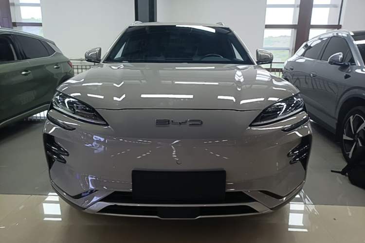 Used BYD Song PLUS New Energy 2023 Champion Edition EV 520KM Luxury Model Front