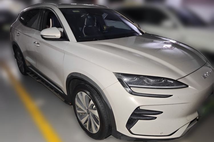 Used BYD Song PLUS New Energy 2023 Champion Edition EV 520KM Luxury Model Front Right 45 Deg