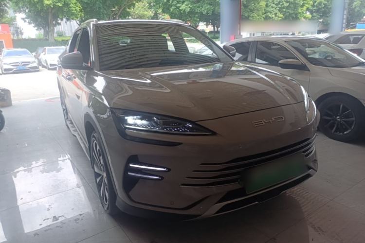 Used BYD Song PLUS New Energy 2023 Champion Edition DM-i 110KM Flagship Model Front Right 45 Deg