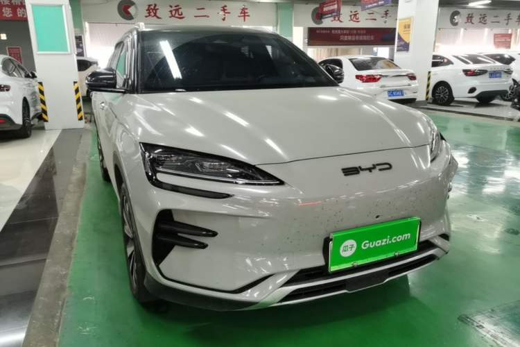 Used BYD Song PLUS New Energy 2023 Champion Edition EV 520KM Flagship Model Front Right 45 Deg