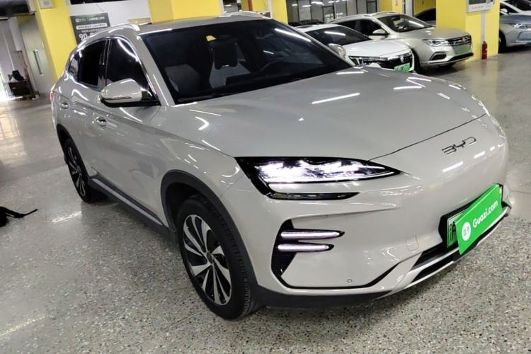 Used BYD Song PLUS New Energy 2023 Champion Edition EV 520KM Luxury Model Front Right 45 Deg