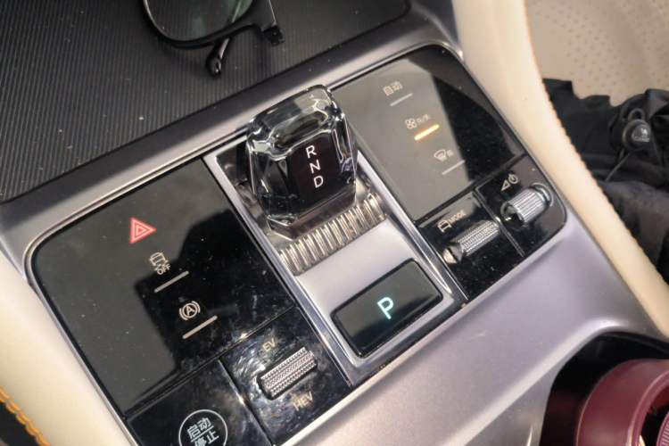 Used BYD Song PLUS New Energy 2023 Champion Edition DM-i 110KM Flagship PLUS Gear Lever