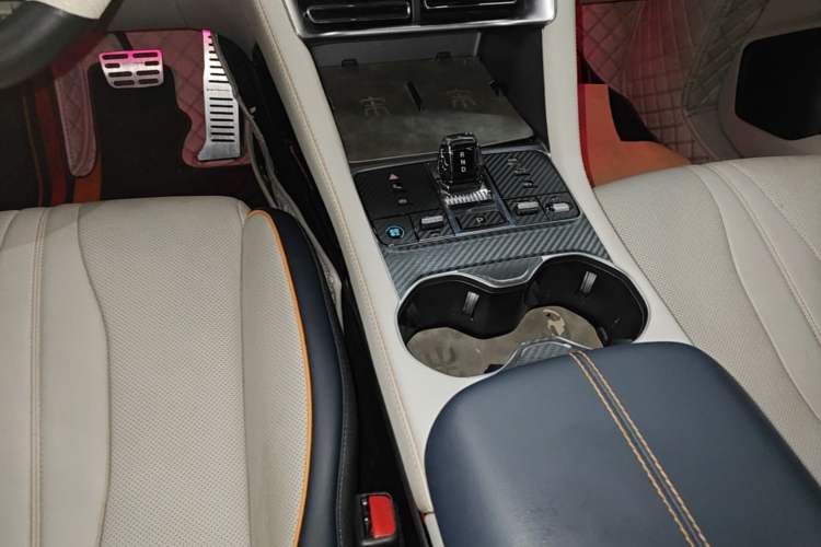 Used BYD Song PLUS New Energy 2023 Champion Edition DM-i 150KM Flagship PLUS Gear Lever