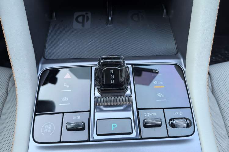 Used BYD Song PLUS New Energy 2023 Champion Edition EV 520KM Flagship Model Gear Lever