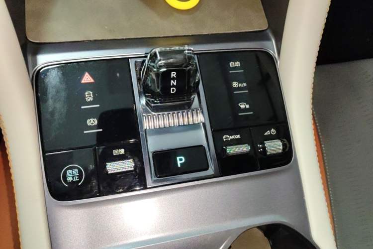 Used BYD Song PLUS New Energy 2023 Champion Edition EV 520KM Prestige Model Gear Lever