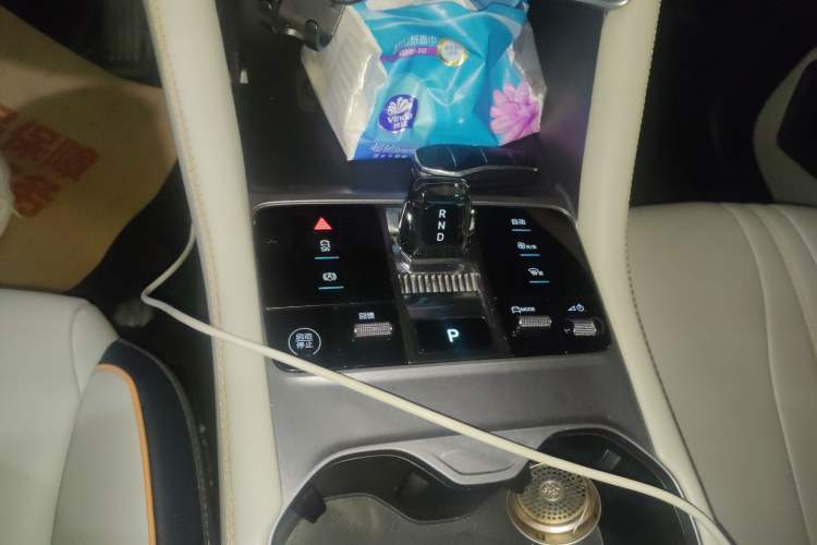 Used BYD Song PLUS New Energy 2023 Champion Edition EV 520KM Prestige Model Gear Lever