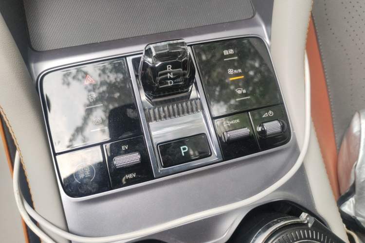 Used BYD Song PLUS New Energy 2023 Champion Edition DM-i 110KM Flagship Model Gear Lever