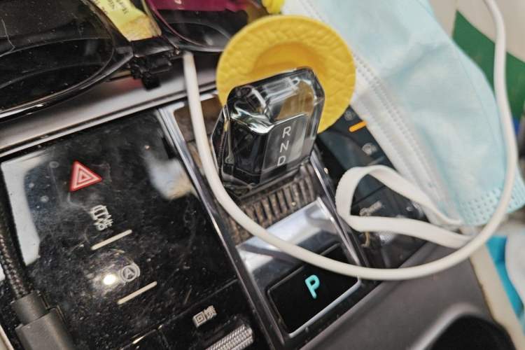 Used BYD Song PLUS New Energy 2023 Champion Edition EV 520KM Luxury Model Gear Lever