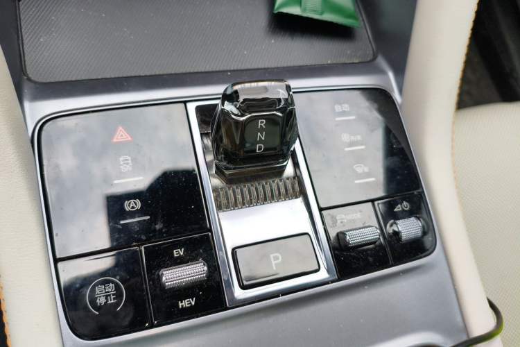 Used BYD Song PLUS New Energy 2023 Champion Edition DM-i 110KM Flagship PLUS Gear Lever