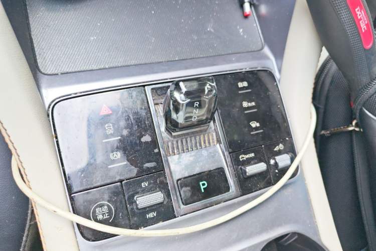 Used BYD Song PLUS New Energy 2023 Champion Edition DM-i 110KM Flagship Model Gear Lever