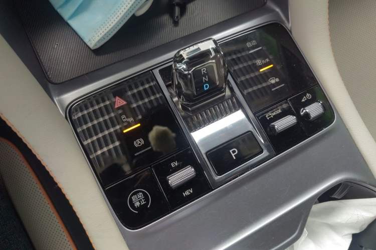 Used BYD Song PLUS New Energy 2023 Champion Edition DM-i 150KM Flagship PLUS Gear Lever