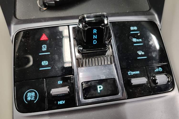 Used BYD Song PLUS New Energy 2023 Champion Edition DM-i 110KM Flagship PLUS Gear Lever