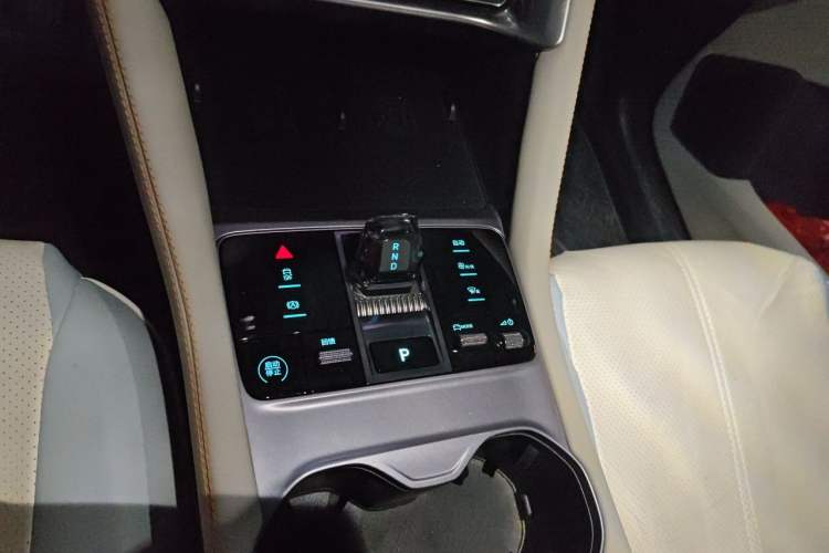Used BYD Song PLUS New Energy 2023 Champion Edition EV 520KM Prestige Model Gear Lever