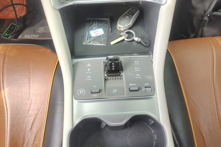 Used BYD Song PLUS New Energy 2023 Champion Edition DM-i 110KM Flagship PLUS Gear Lever