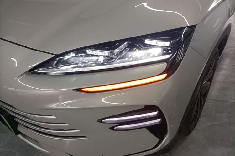 Used BYD Song PLUS New Energy 2023 Champion Edition DM-i 110KM Flagship Model Left Front Headlight