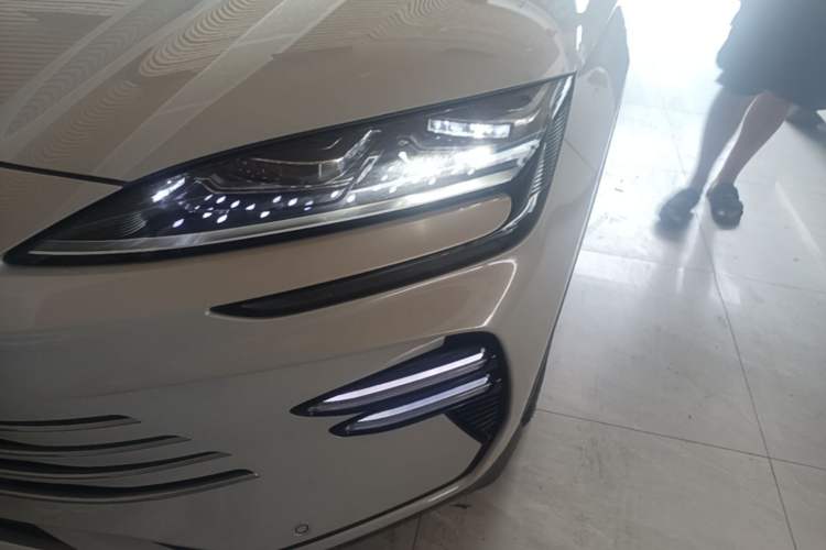 Used BYD Song PLUS New Energy 2023 Champion Edition DM-i 110KM Flagship Model Left Front Headlight