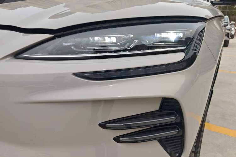 Used BYD Song PLUS New Energy 2023 Champion Edition EV 520KM Prestige Model Left Front Headlight