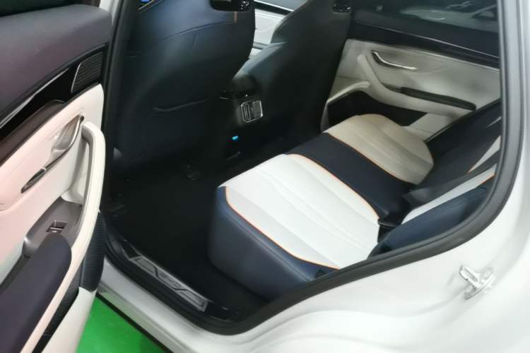 Used BYD Song PLUS New Energy 2023 Champion Edition DM-i 150KM Flagship PLUS Left Rear Seat
