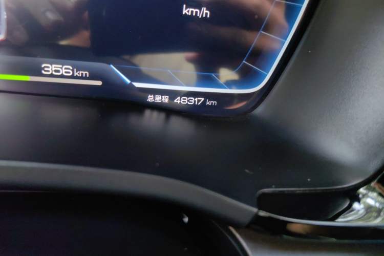 Used BYD Song PLUS New Energy 2023 Champion Edition EV 520KM Luxury Model Odometer Close Up