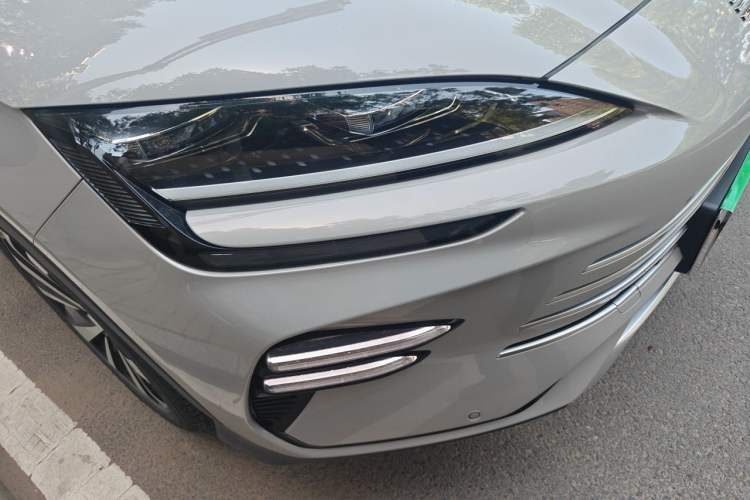 Used BYD Song PLUS New Energy 2023 Champion Edition DM-i 110KM Flagship PLUS Right Front Headlight